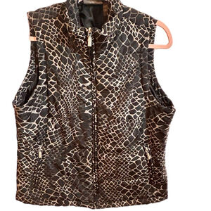 !CLEARANCE! Jane Ashley Black White Snake  Puffer Vest Large Quilted Zip Waist